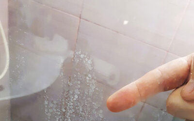 Antikamenac zaštita – dugotrajna zaštita tuš kabina bez kamenca