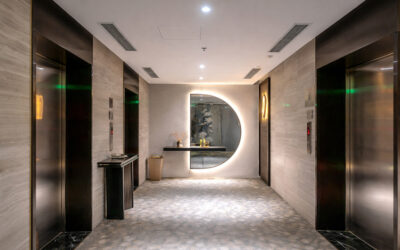 Hotelski lobi i hodnici: kako LED ogledala vizuelno šire prostor i podižu luksuz