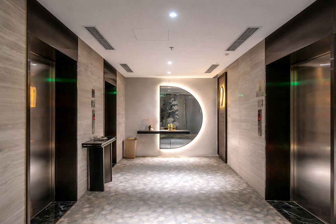 Hotelski lobi i hodnici: kako LED ogledala vizuelno šire prostor i podižu luksuz